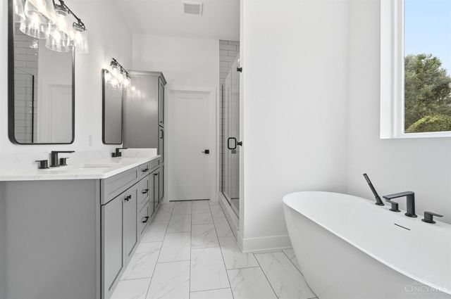 3229 Brunsman Way, Miami Twp, OH 45052