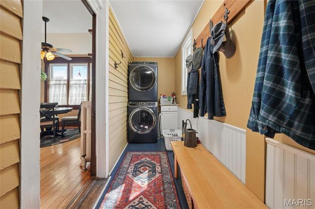 33 S Laclede Station Road, Webster Groves, MO 63119