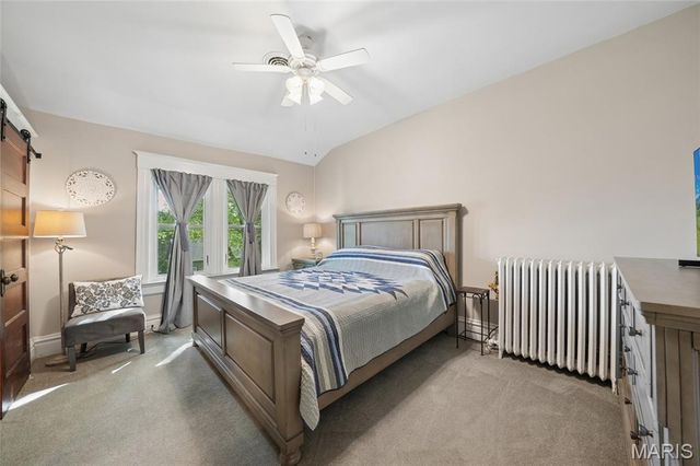 33 S Laclede Station Road, Webster Groves, MO 63119