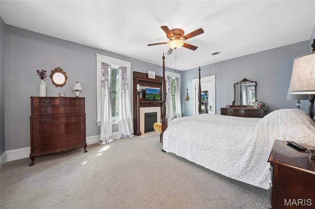 33 S Laclede Station Road, Webster Groves, MO 63119