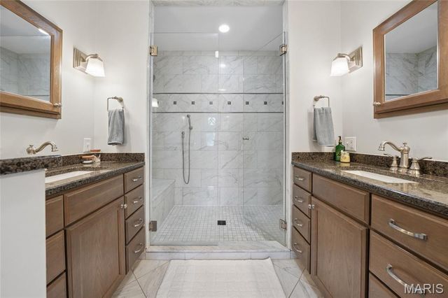 33 S Laclede Station Road, Webster Groves, MO 63119