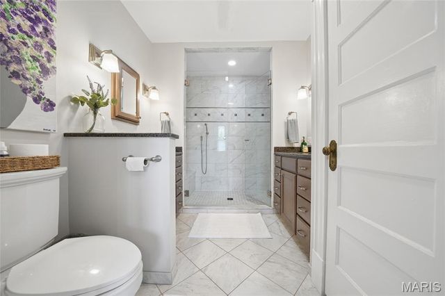 33 S Laclede Station Road, Webster Groves, MO 63119