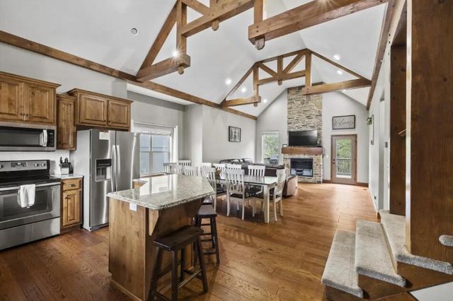 210 Deep Forest, Hollister, MO 65672