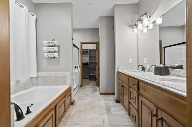 210 Deep Forest, Hollister, MO 65672