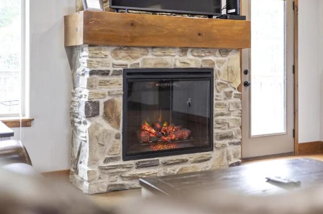 210 Deep Forest, Hollister, MO 65672