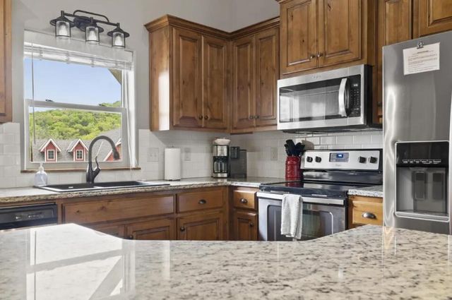 210 Deep Forest, Hollister, MO 65672