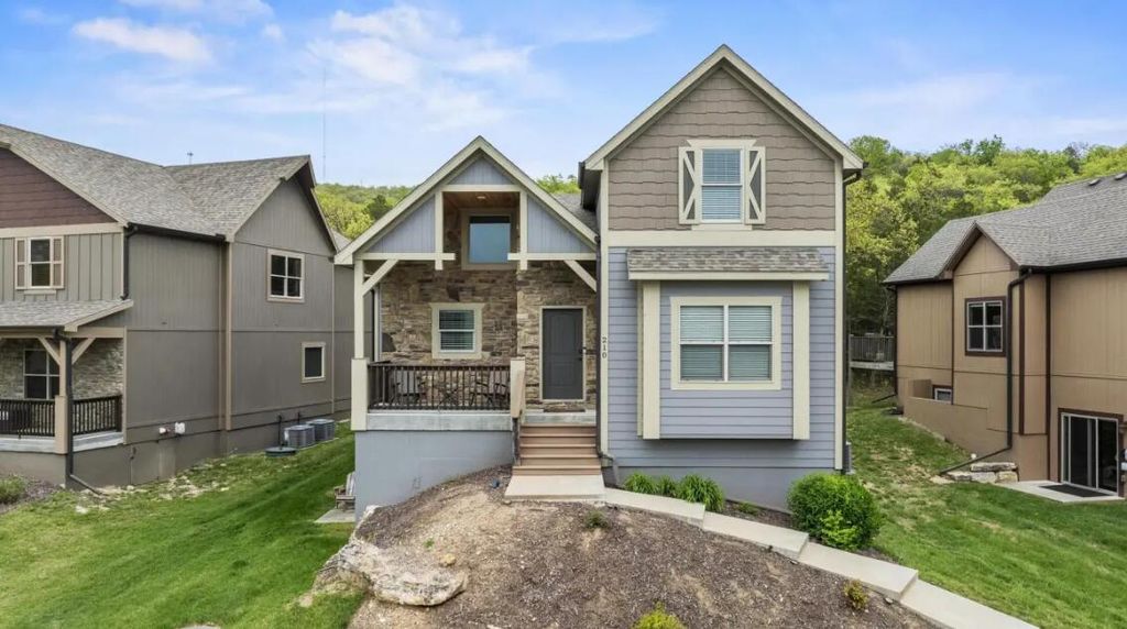 210 Deep Forest, Hollister, MO 65672