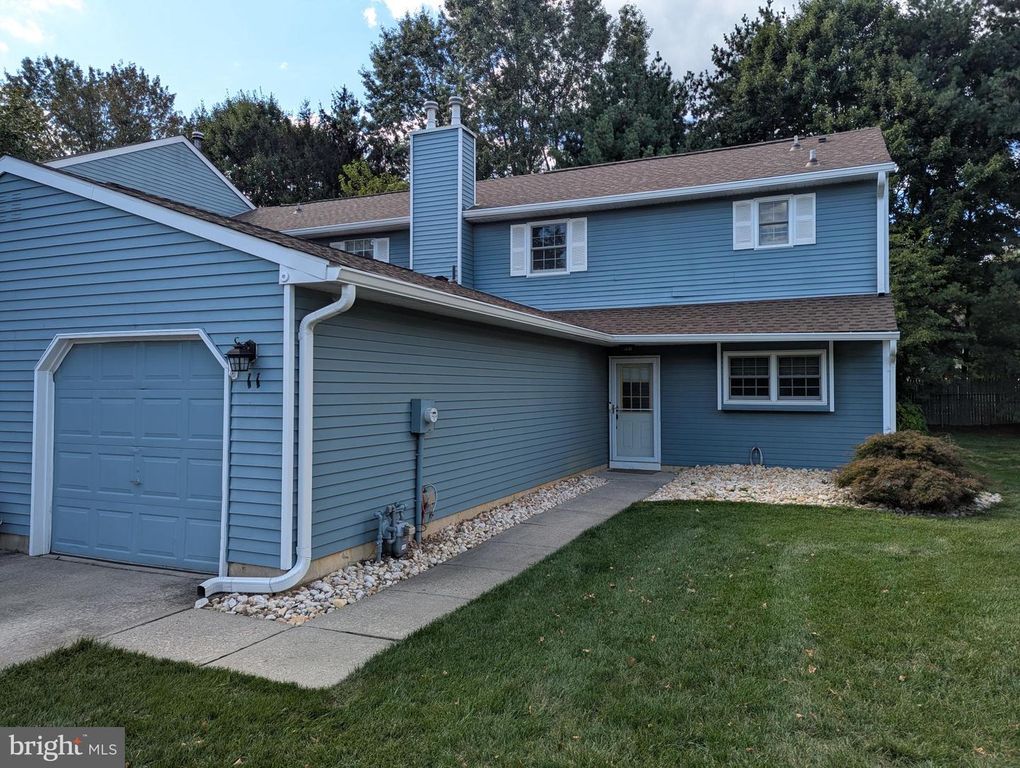 11 FAIRFAX CT, Bordentown, NJ 08505