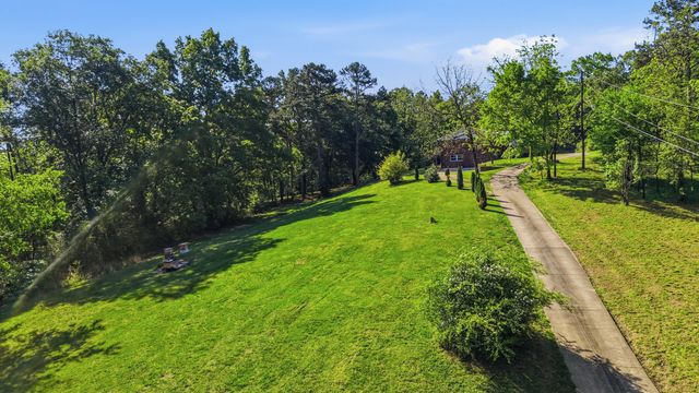 10212 Lovell Road, Soddy Daisy, TN 37379