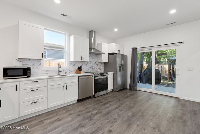 2709 Worth Drive Unit A, Wilmington, NC 28412