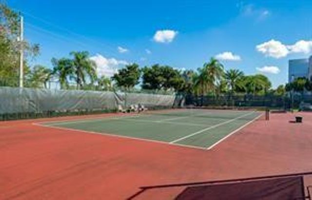 10145 Sunrise Lakes 308, Sunrise, FL 33322