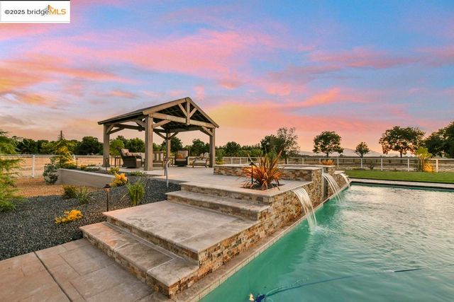 430 Ellisa Ln, Brentwood, CA 94513