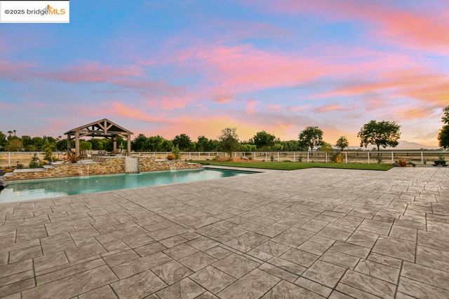 430 Ellisa Ln, Brentwood, CA 94513