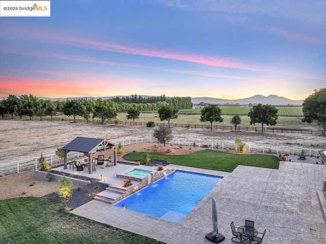 430 Ellisa Ln, Brentwood, CA 94513
