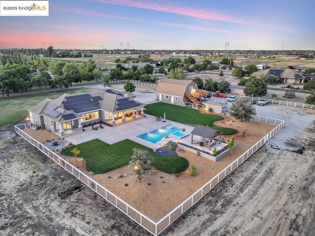 430 Ellisa Ln, Brentwood, CA 94513