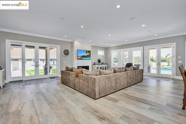 430 Ellisa Ln, Brentwood, CA 94513