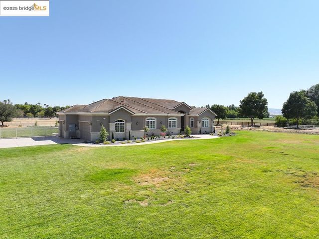 430 Ellisa Ln, Brentwood, CA 94513