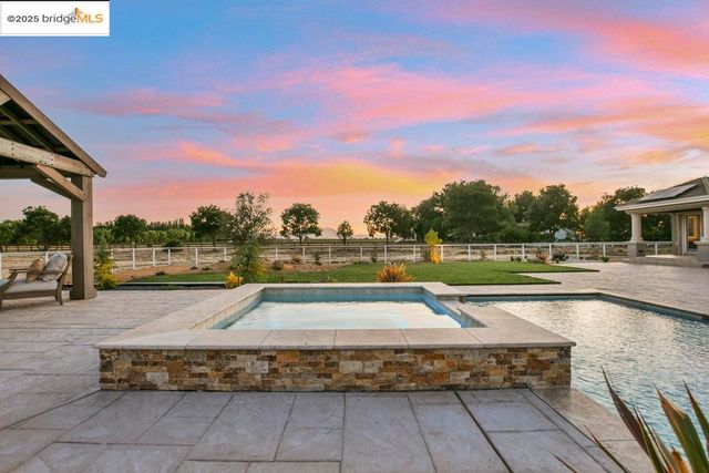430 Ellisa Ln, Brentwood, CA 94513