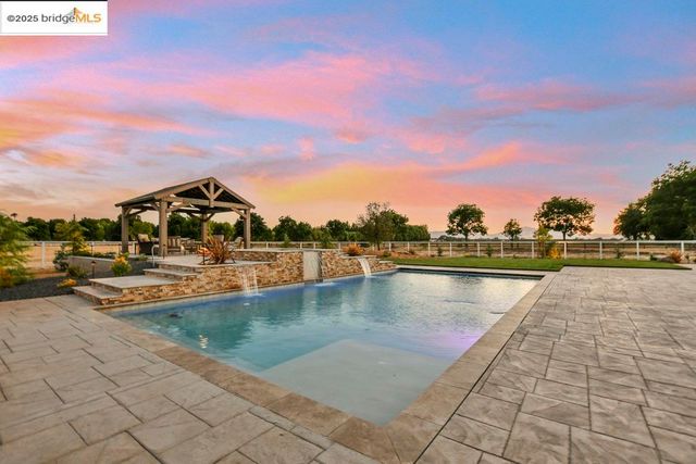 430 Ellisa Ln, Brentwood, CA 94513
