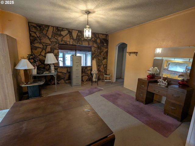 453 Ne YAMHILL St, Willamina, OR 97396