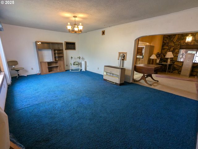 453 Ne YAMHILL St, Willamina, OR 97396