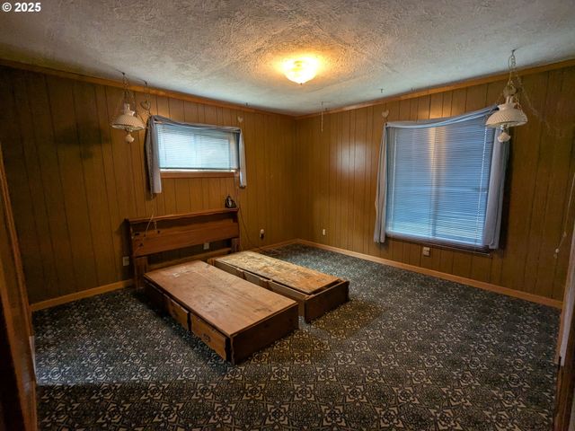 453 Ne YAMHILL St, Willamina, OR 97396