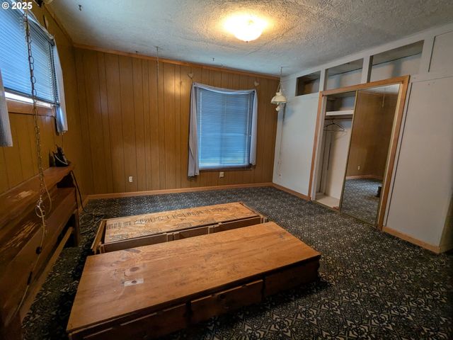 453 Ne YAMHILL St, Willamina, OR 97396