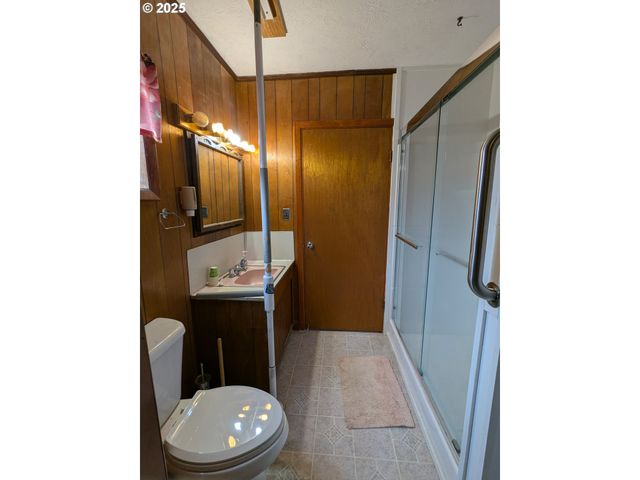 453 Ne YAMHILL St, Willamina, OR 97396