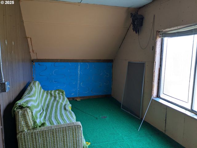 453 Ne YAMHILL St, Willamina, OR 97396