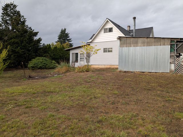 453 Ne YAMHILL St, Willamina, OR 97396