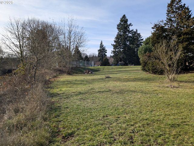 453 Ne YAMHILL St, Willamina, OR 97396