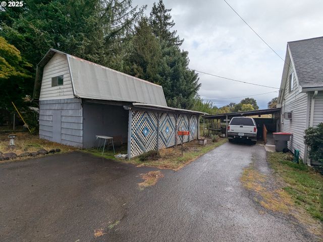 453 Ne YAMHILL St, Willamina, OR 97396