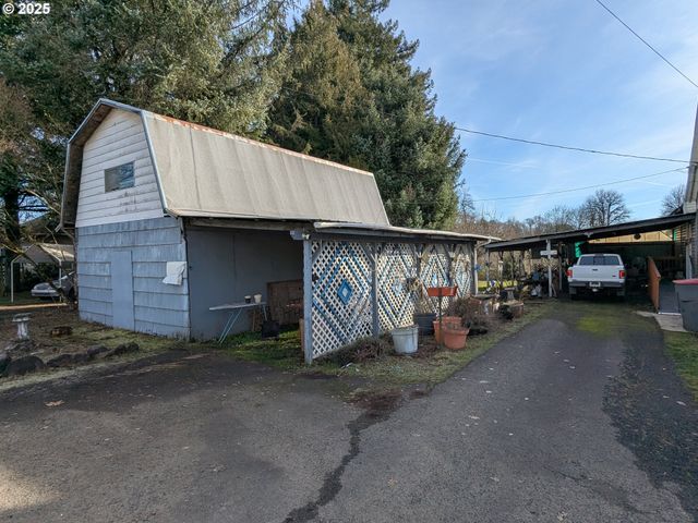 453 Ne YAMHILL St, Willamina, OR 97396