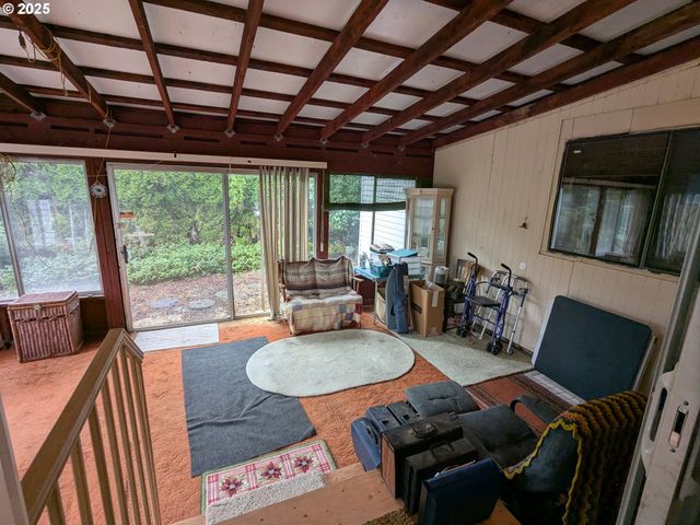 453 Ne YAMHILL St, Willamina, OR 97396