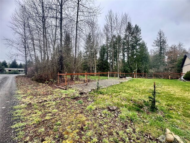 511 364 Street Ct S, Roy, WA 98580