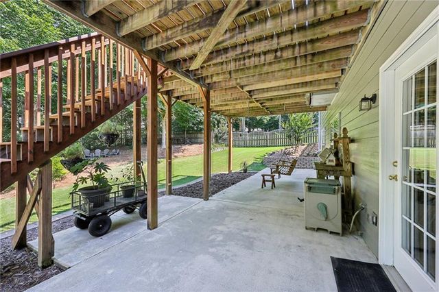 3301 Lost Meadows Lane, Buford, GA 30519