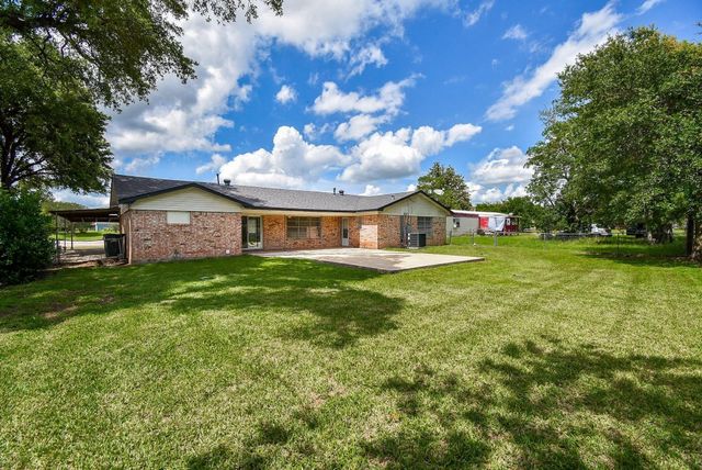 235 Hwy 90 E, Sealy, TX 77474