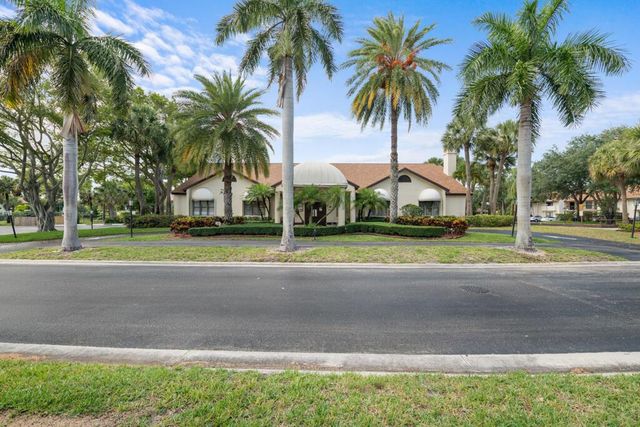 3304 Perimeter Drive, Greenacres, FL 33467
