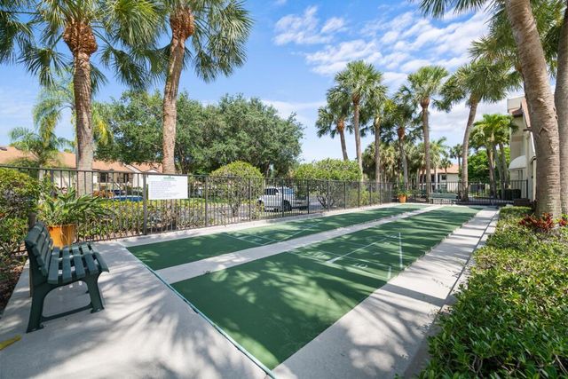 3304 Perimeter Drive, Greenacres, FL 33467