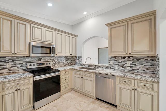 3304 Perimeter Drive, Greenacres, FL 33467