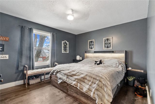 409 Water St, Center Point, IA 52213