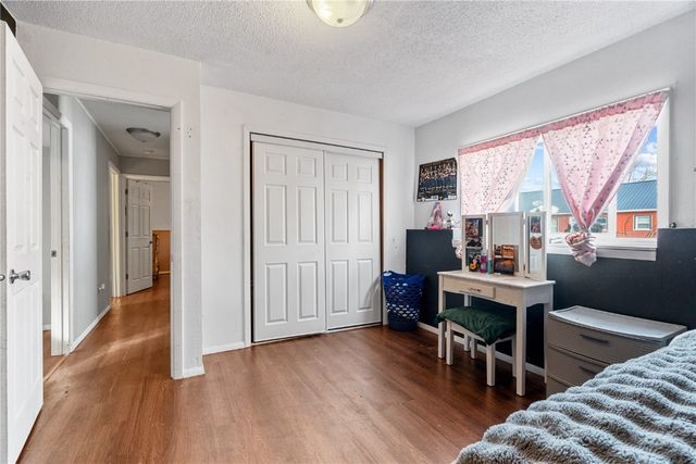 409 Water St, Center Point, IA 52213