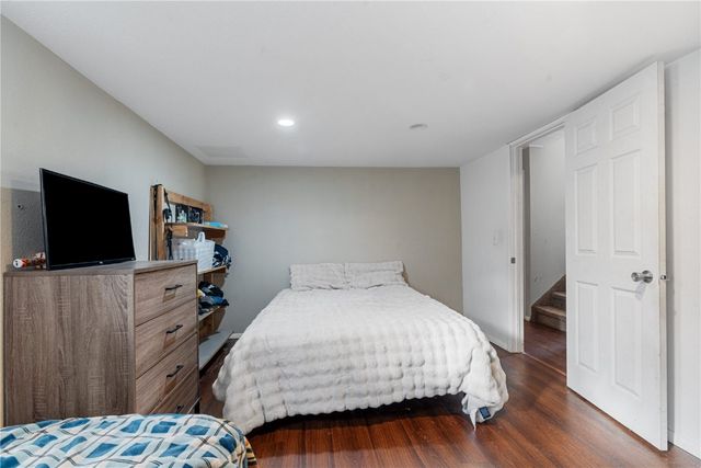 409 Water St, Center Point, IA 52213