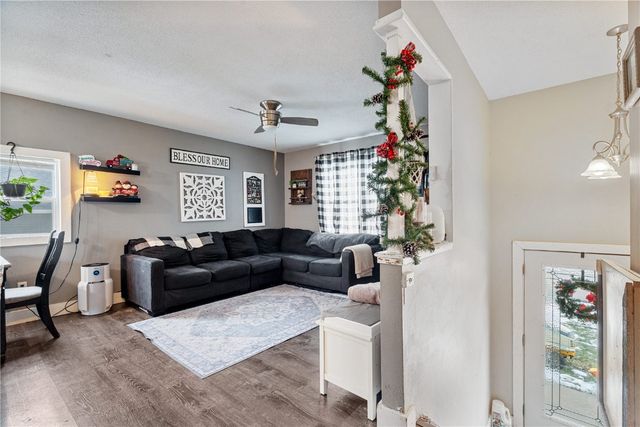 409 Water St, Center Point, IA 52213