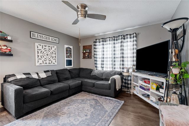 409 Water St, Center Point, IA 52213