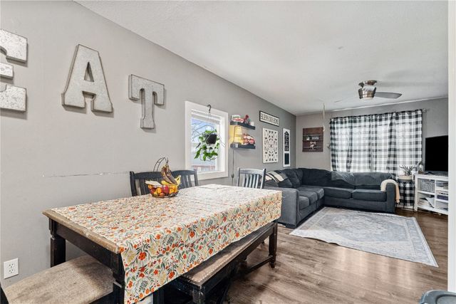 409 Water St, Center Point, IA 52213