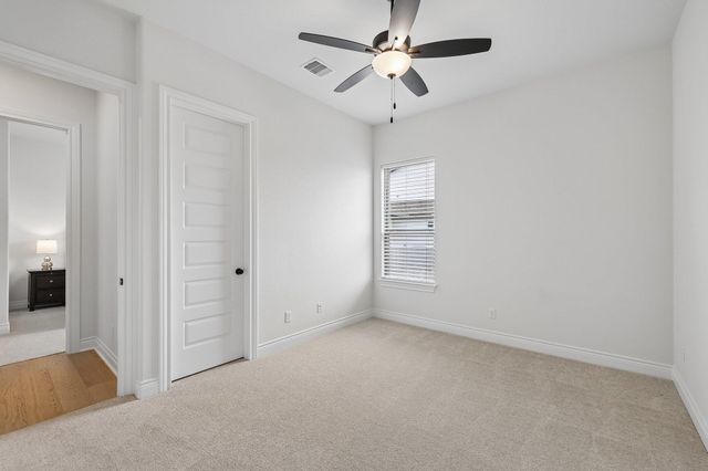 130 Firethorn LOOP, Bastrop, TX 78602