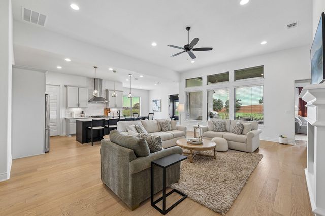 130 Firethorn LOOP, Bastrop, TX 78602