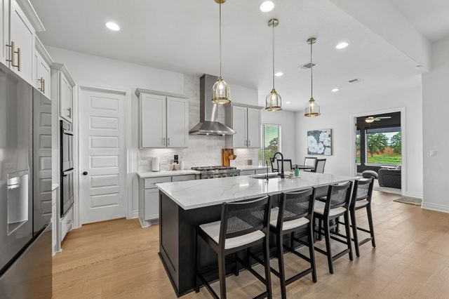 130 Firethorn LOOP, Bastrop, TX 78602