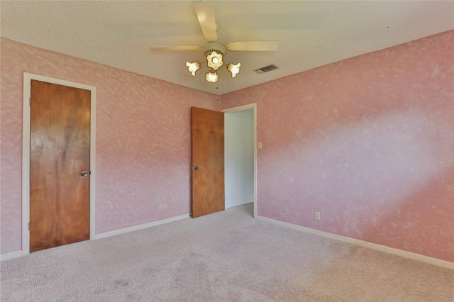 101 White Oak Drive, Lake Jackson, TX 77566